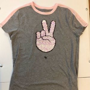Abercrombie Kids Sequin “Peace Sign” tee. Sz 15/16